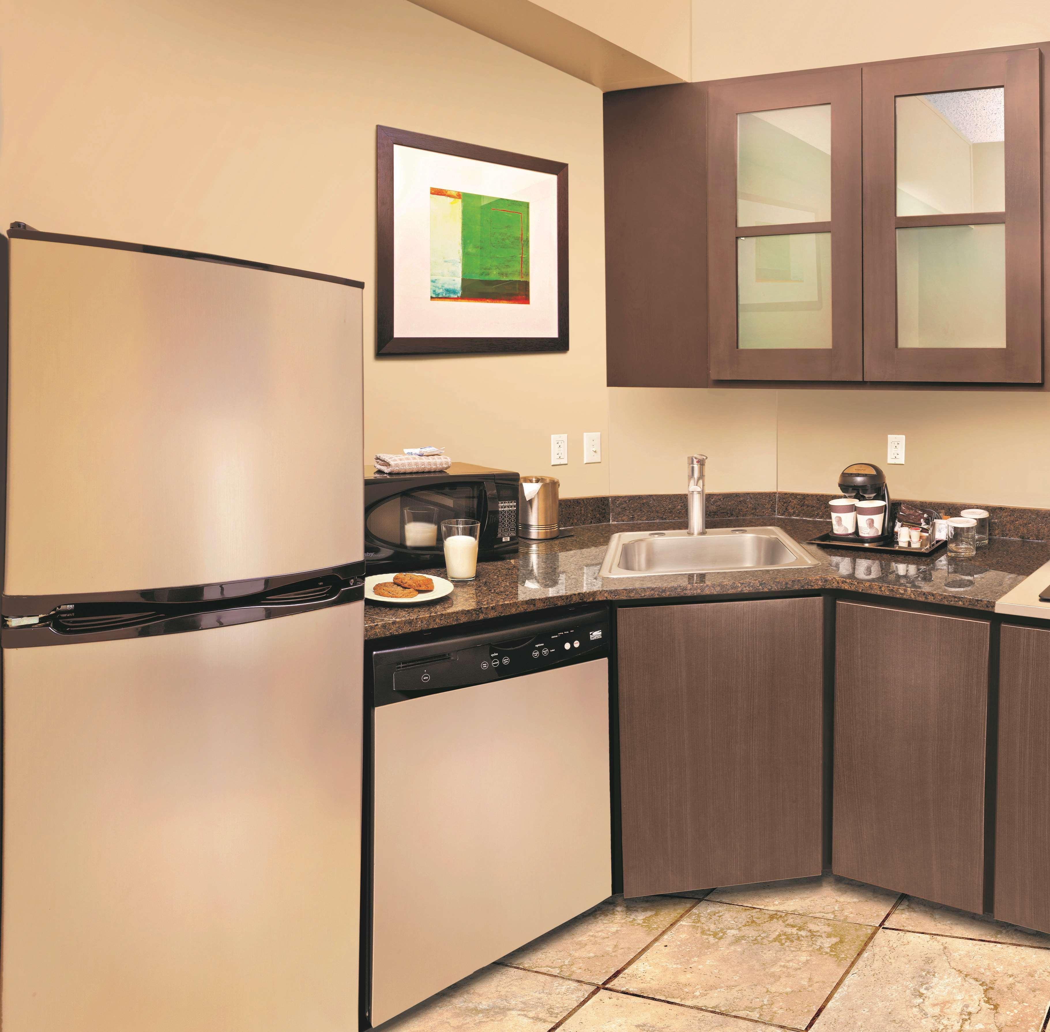 Doubletree Suites By Hilton Austin Downtown Capitol Экстерьер фото