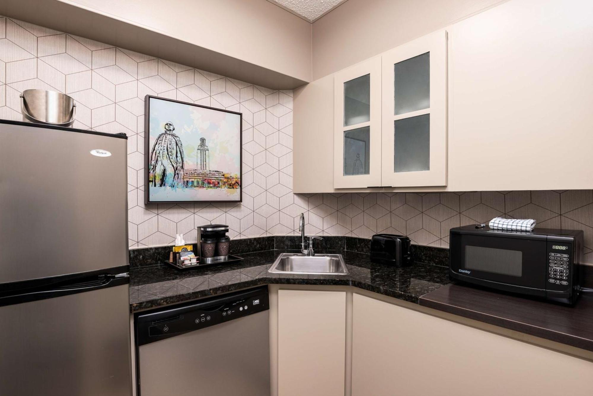 Doubletree Suites By Hilton Austin Downtown Capitol Экстерьер фото