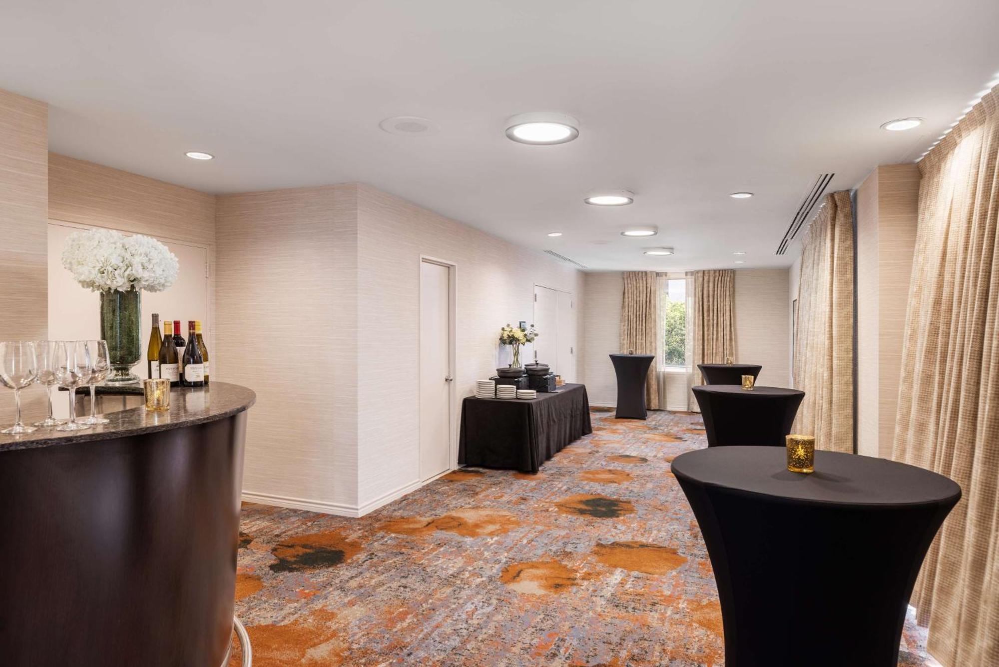 Doubletree Suites By Hilton Austin Downtown Capitol Экстерьер фото
