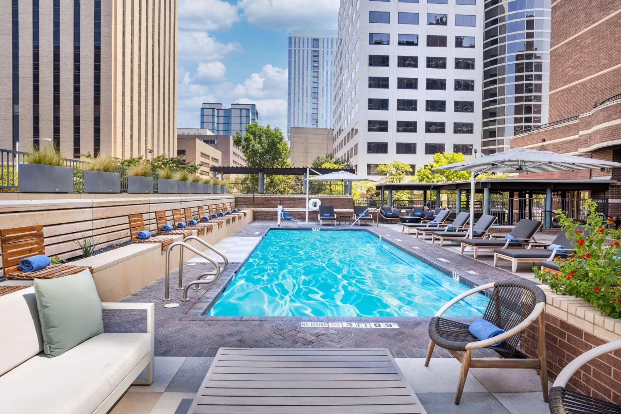 Doubletree Suites By Hilton Austin Downtown Capitol Экстерьер фото