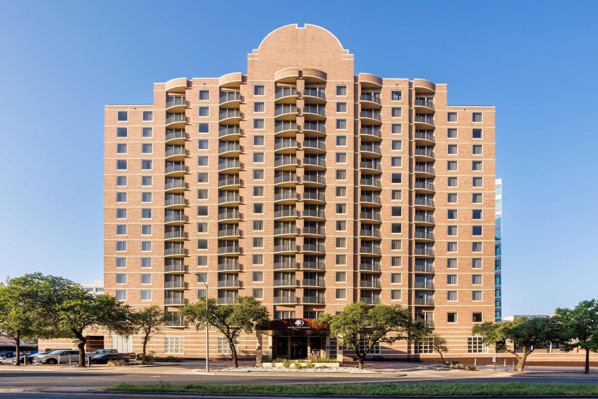 Doubletree Suites By Hilton Austin Downtown Capitol Экстерьер фото