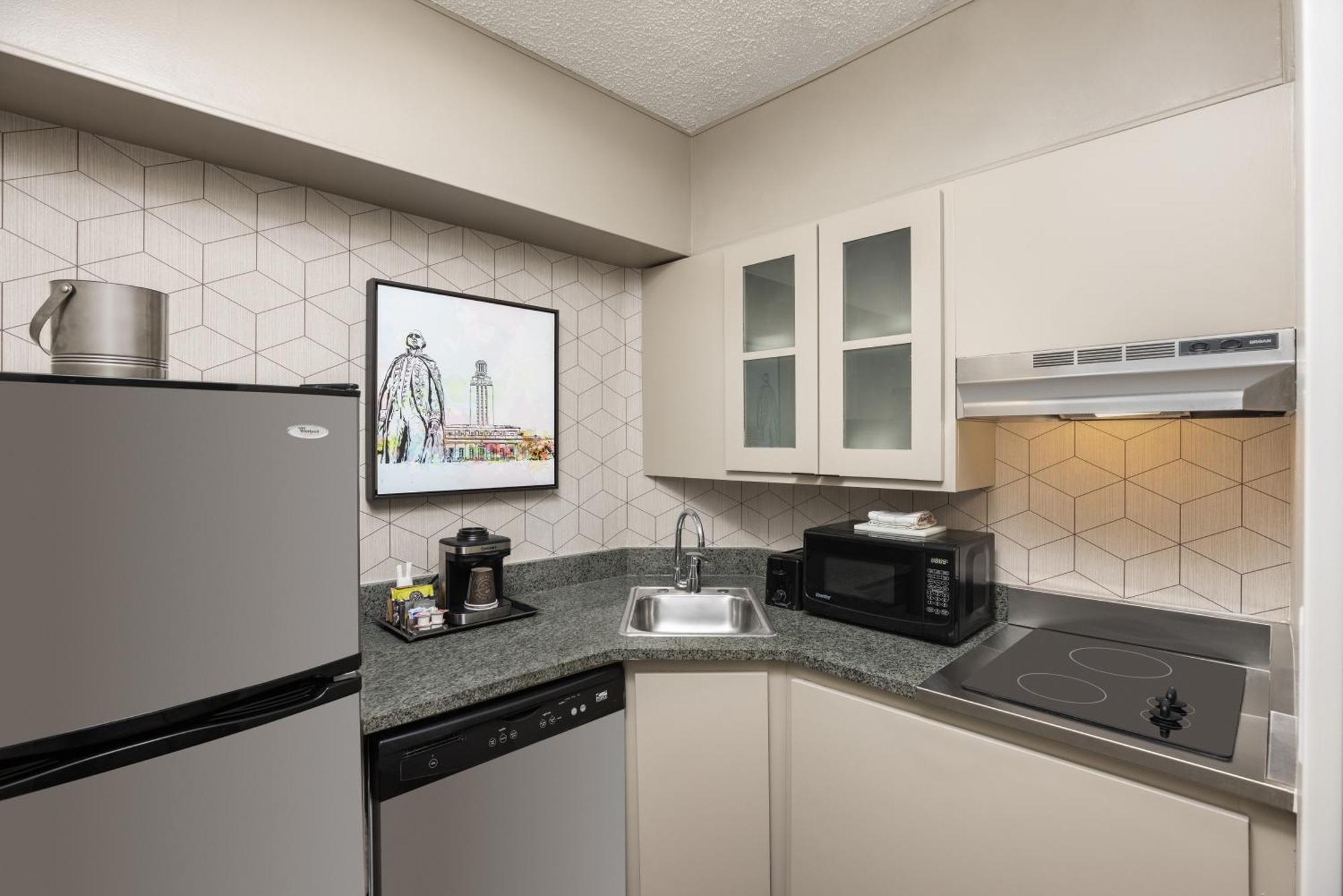 Doubletree Suites By Hilton Austin Downtown Capitol Экстерьер фото