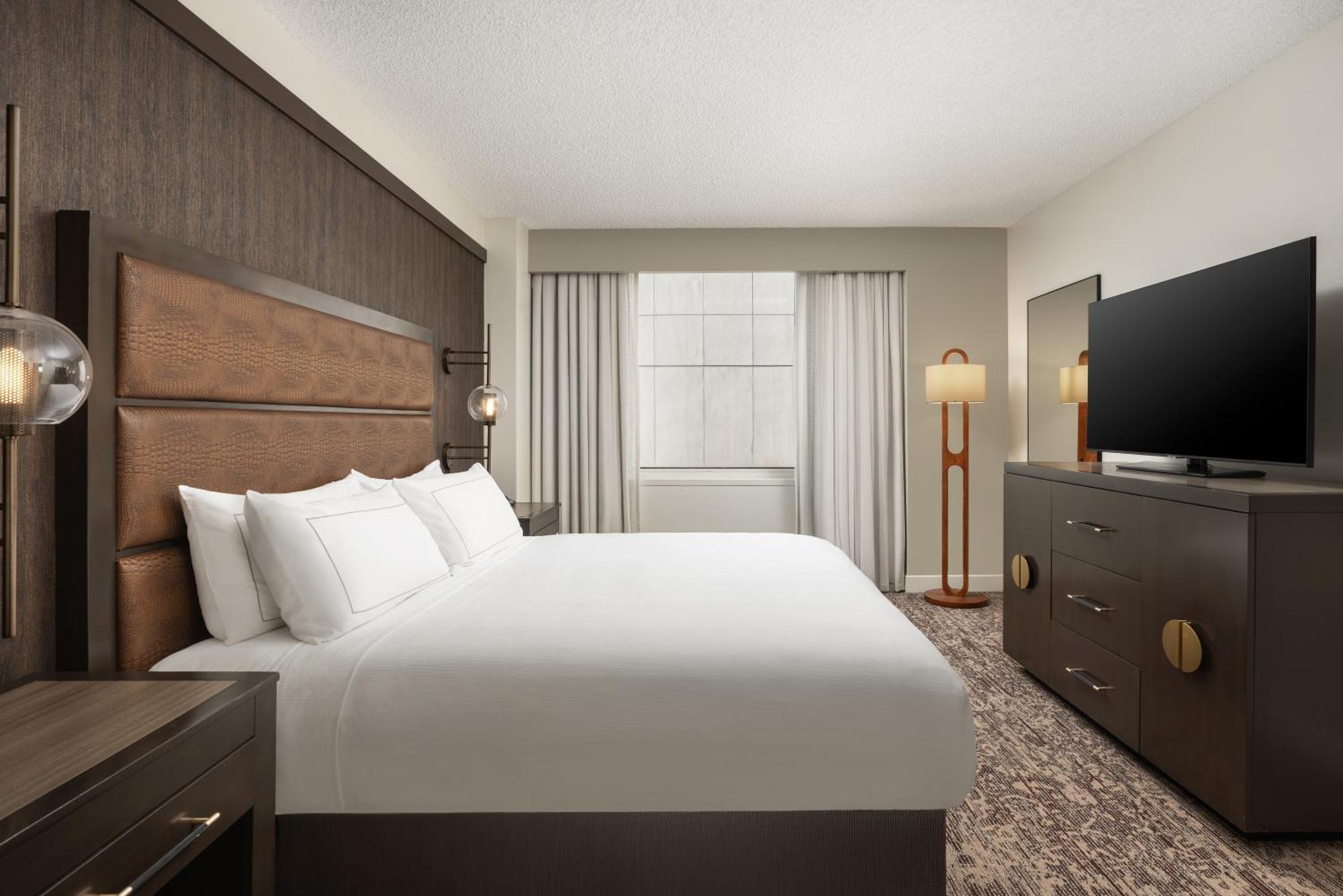 Doubletree Suites By Hilton Austin Downtown Capitol Экстерьер фото